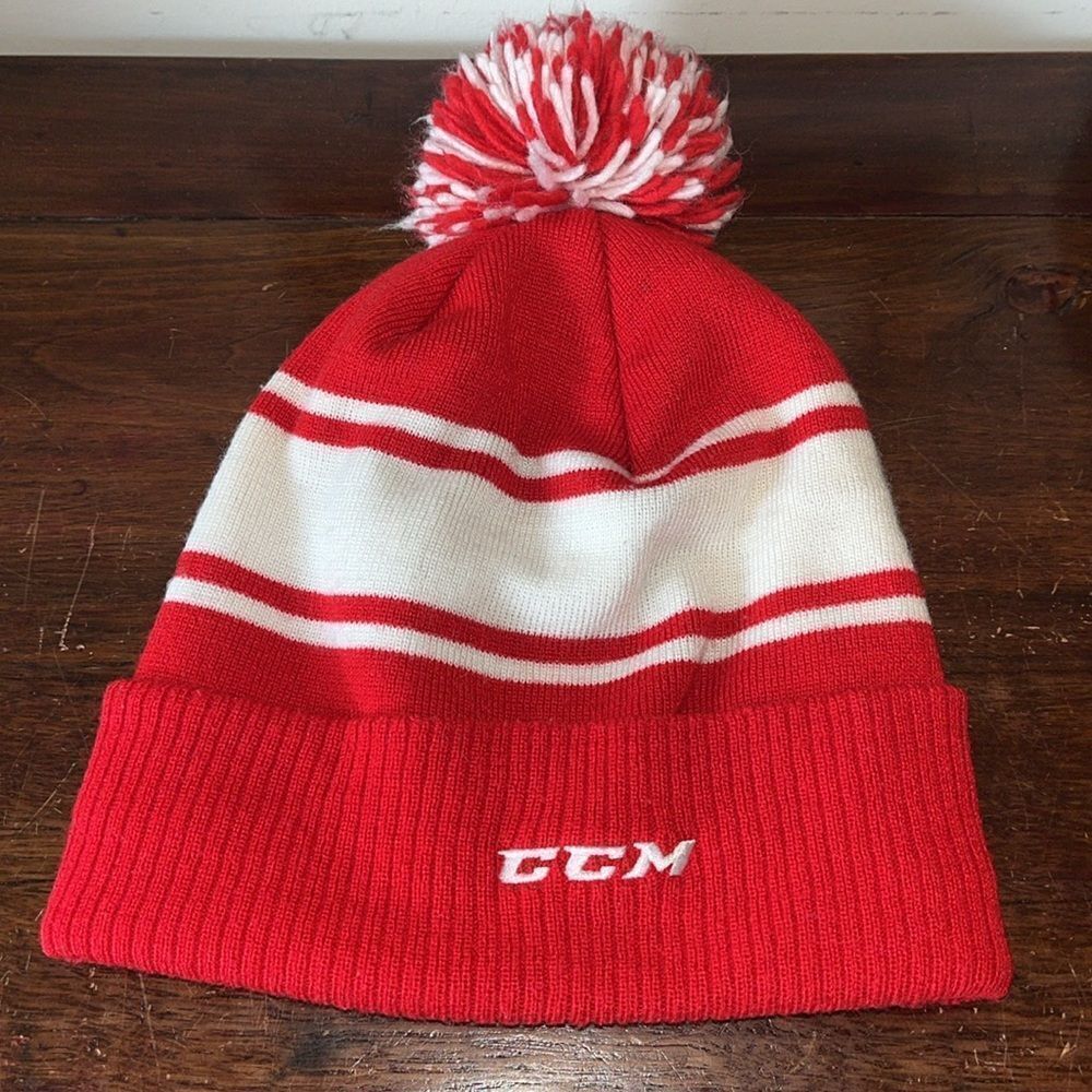 Red white CCM NHL style Hockey knit Pom ski snowboard cap hat winter fun